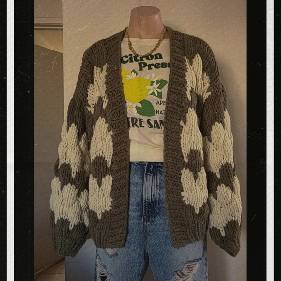 🆕️The Loren//Thick knitted Cardi - Picture 5 of 5